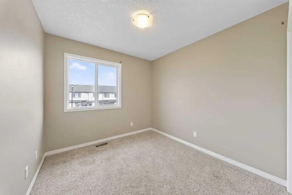 620 Luxstone Landing SW Airdrie AB T4B 0B5