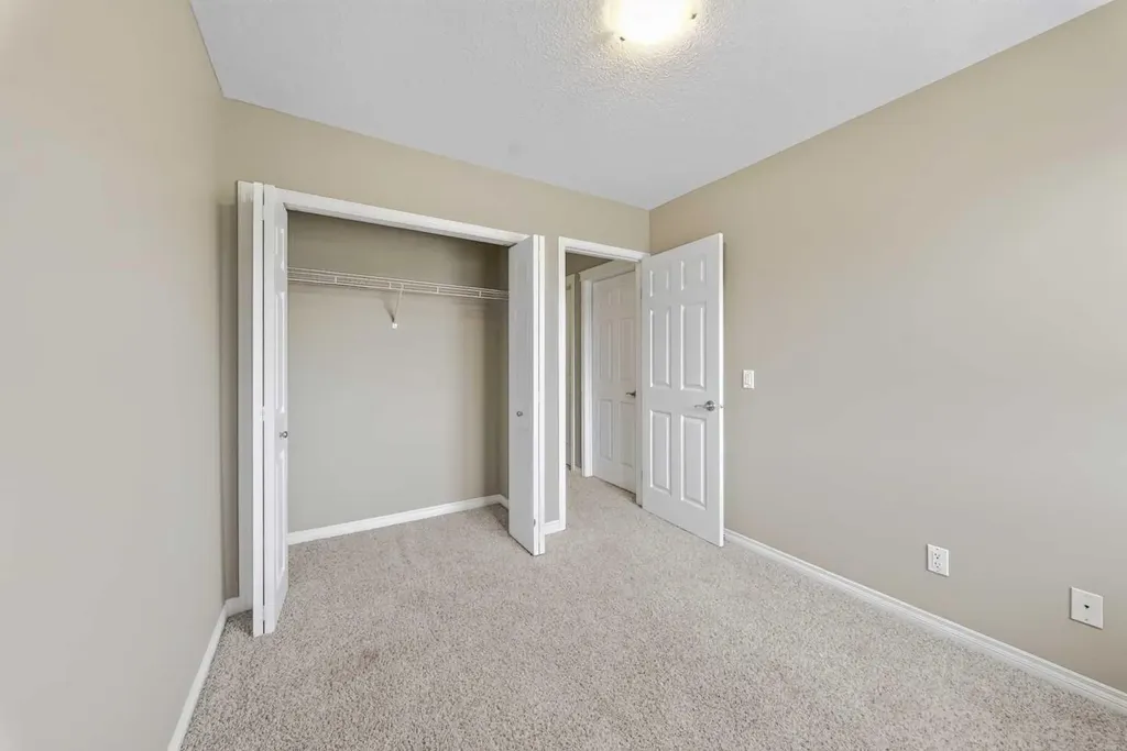 620 Luxstone Landing SW Airdrie AB T4B 0B5
