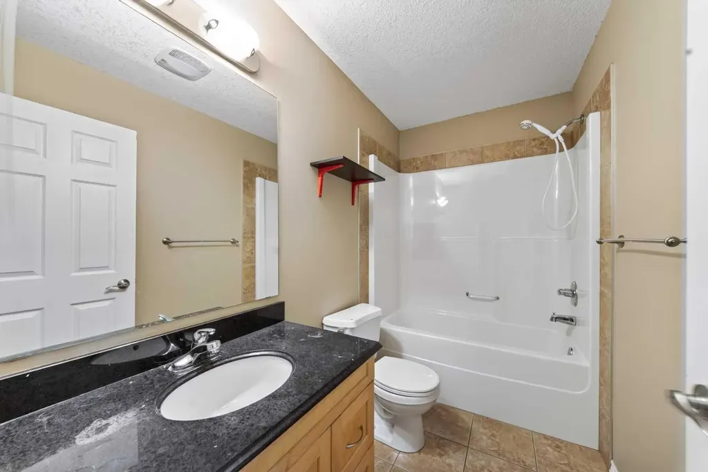 620 Luxstone Landing SW Airdrie AB T4B 0B5