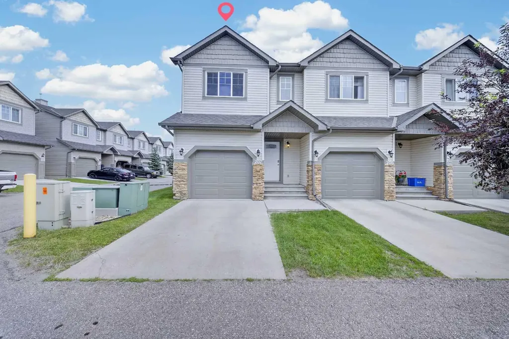 620 Luxstone Landing SW Airdrie AB T4B 0B5