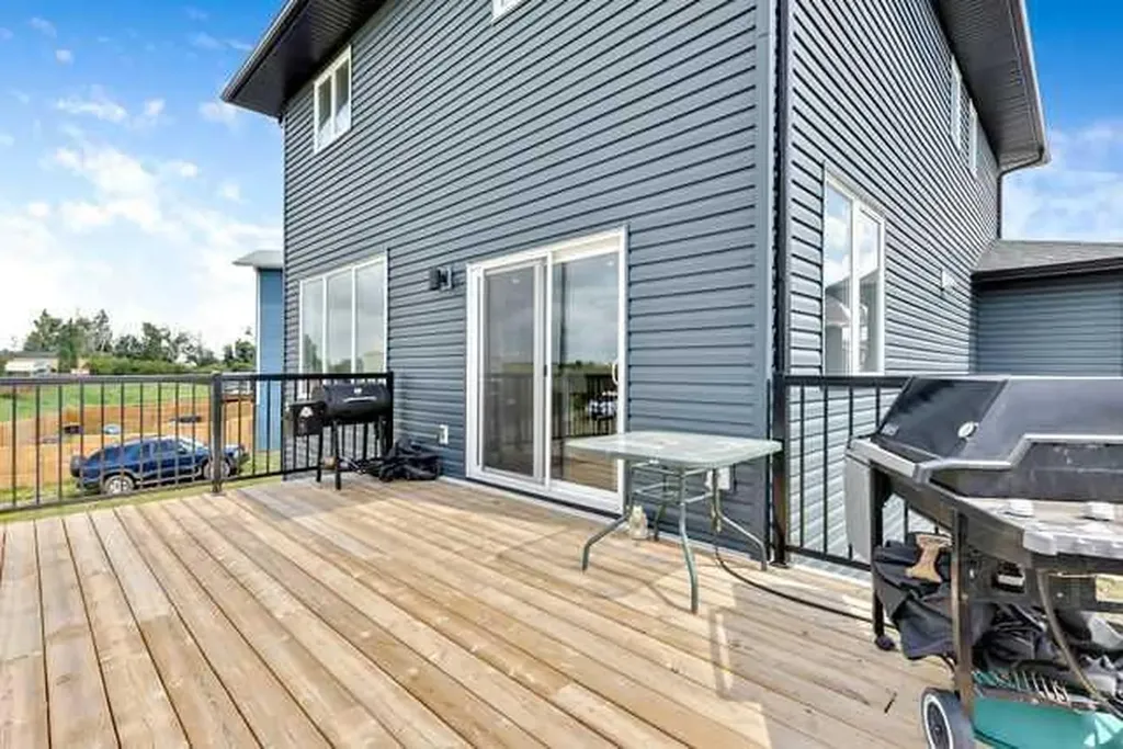 27 Gardner Close Rural Foothills County AB T0L 0P0