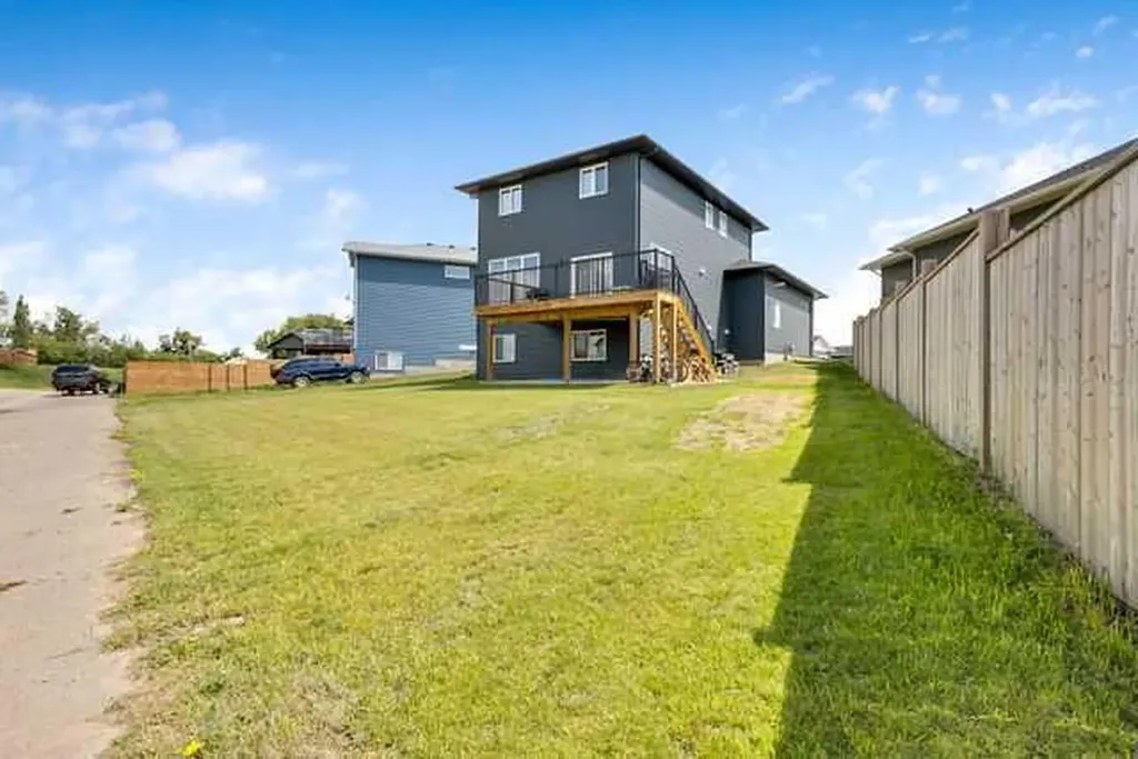 27 Gardner Close Rural Foothills County AB T0L 0P0