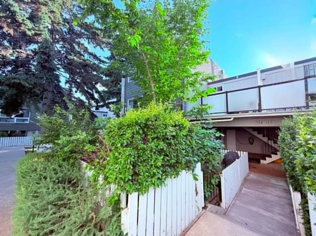 6919 Elbow Drive SW Calgary AB T2V 0E6