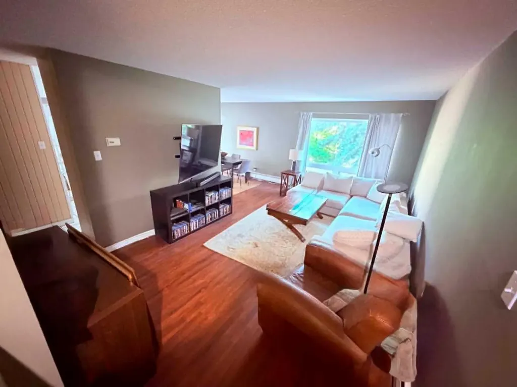 6919 Elbow Drive SW Calgary AB T2V 0E6