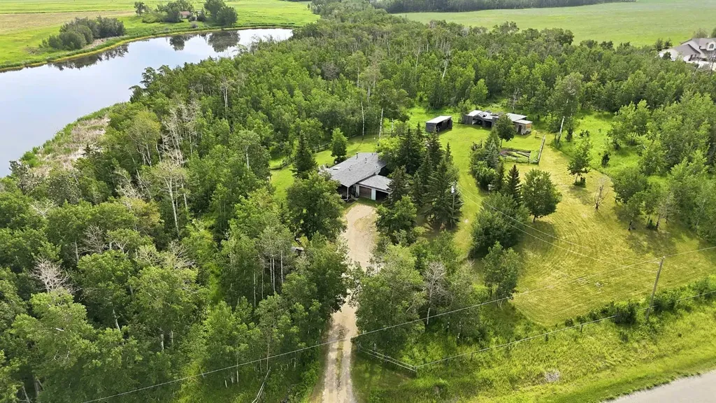 32545 Range Road 25 Rural Mountain View County AB T4H 4B9