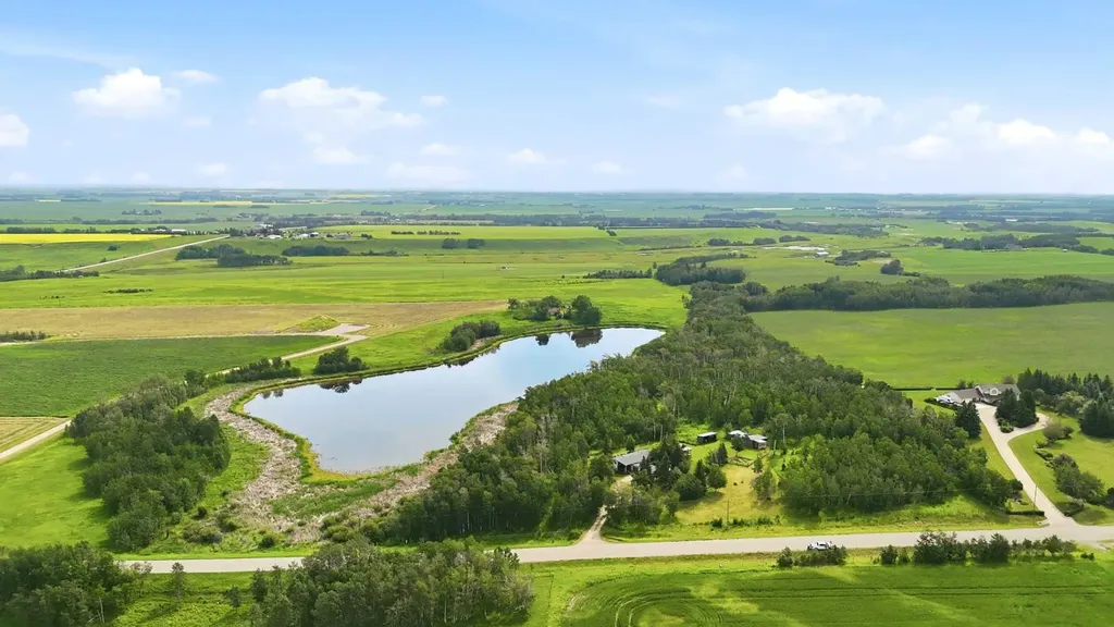 32545 Range Road 25 Rural Mountain View County AB T4H 4B9