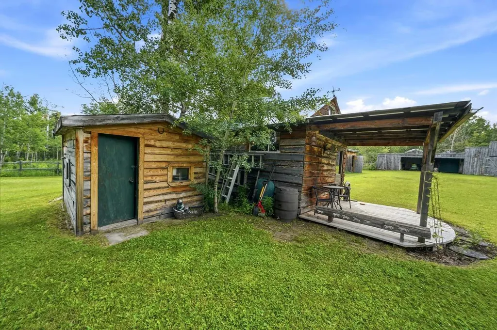 32545 Range Road 25 Rural Mountain View County AB T4H 4B9