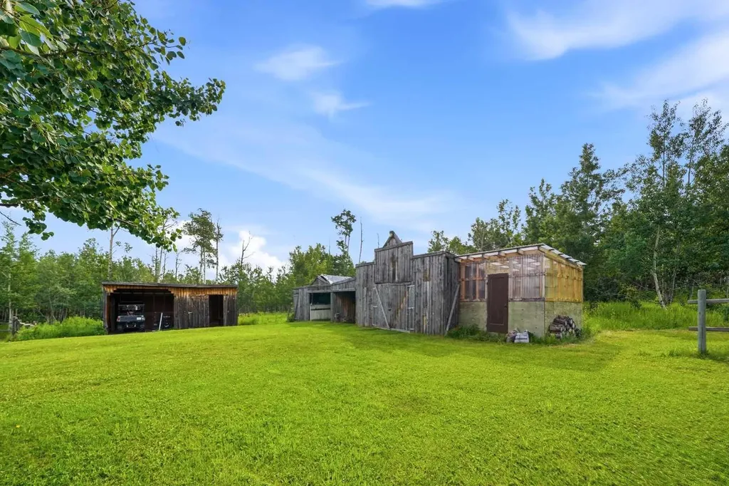 32545 Range Road 25 Rural Mountain View County AB T4H 4B9