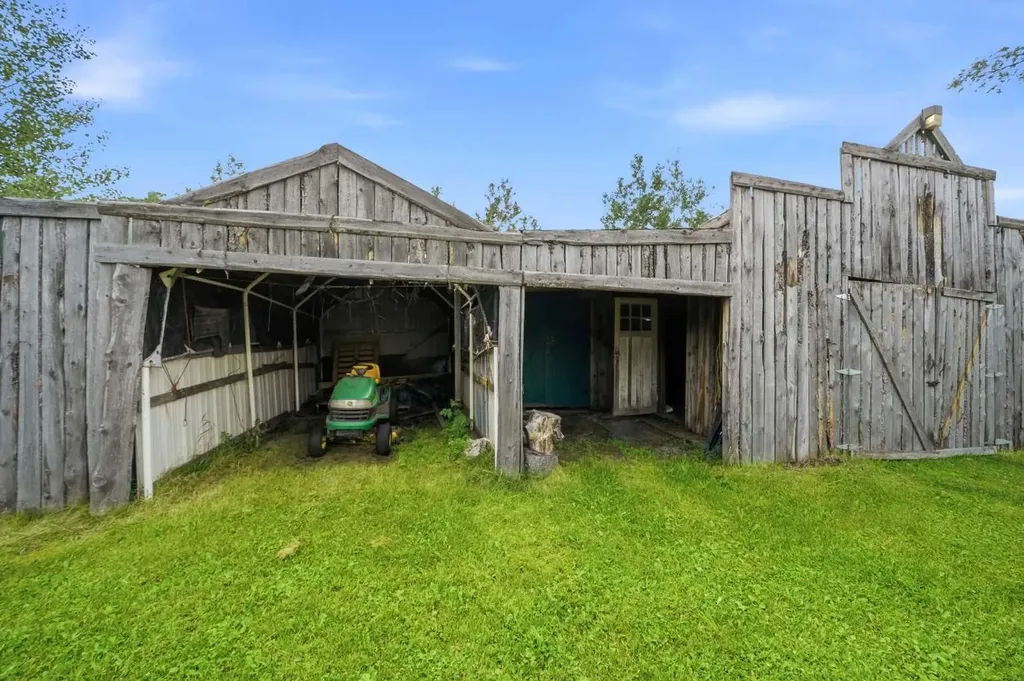 32545 Range Road 25 Rural Mountain View County AB T4H 4B9