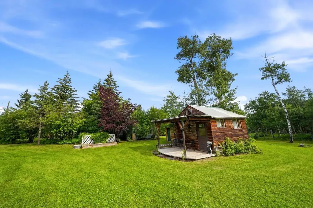 32545 Range Road 25 Rural Mountain View County AB T4H 4B9