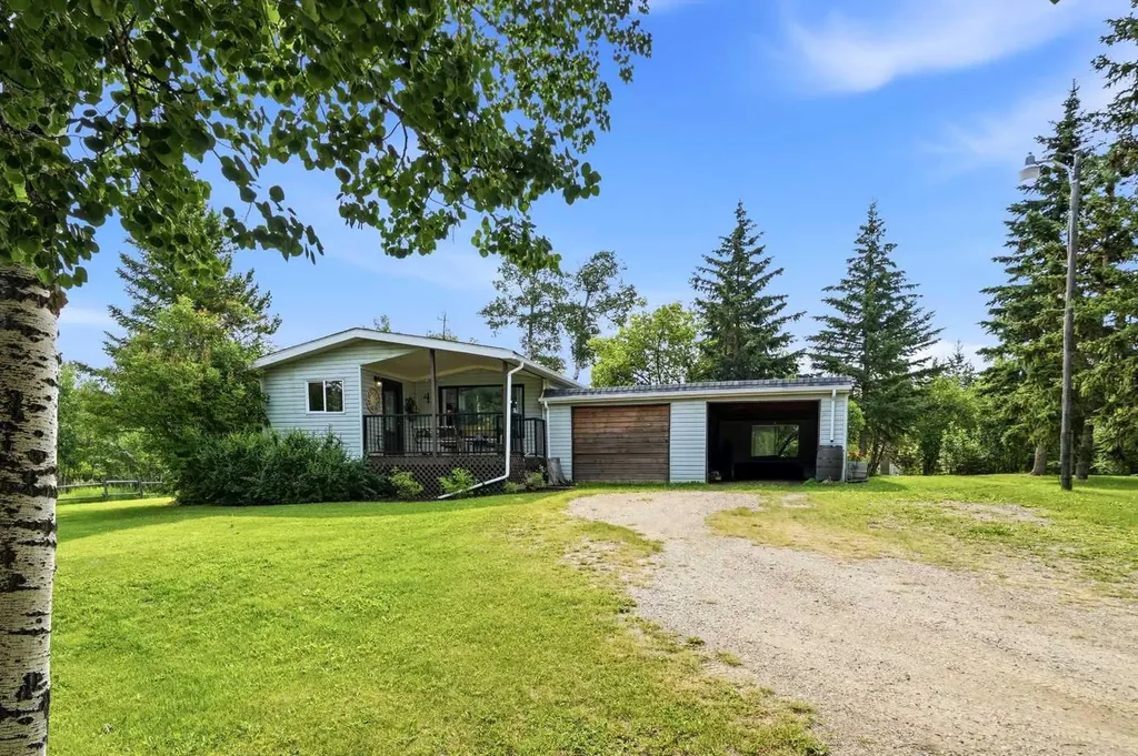32545 Range Road 25 Rural Mountain View County AB T4H 4B9