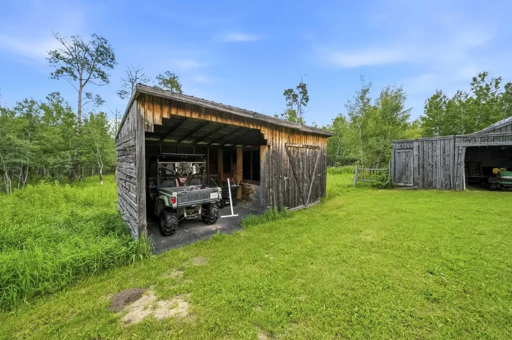 32545 Range Road 25 Rural Mountain View County AB T4H 4B9