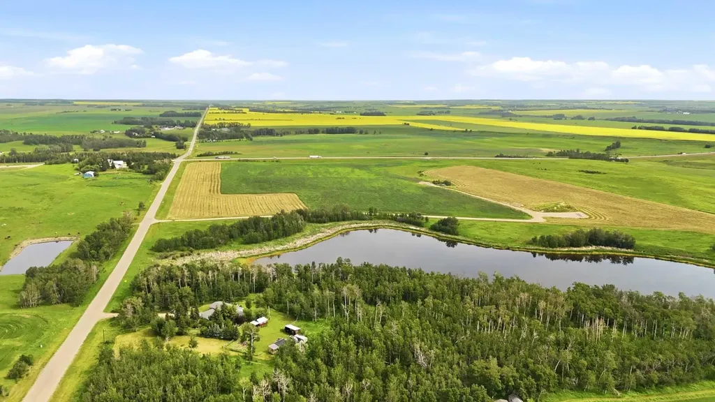 32545 Range Road 25 Rural Mountain View County AB T4H 4B9