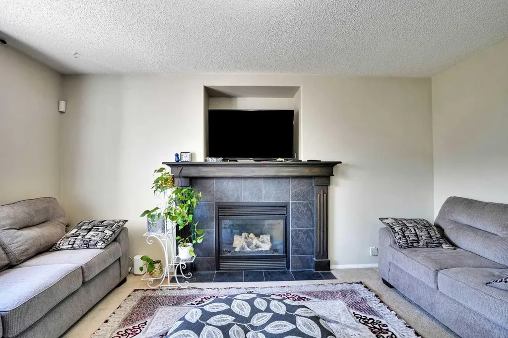 62 Covewood Manor Calgary AB T3K5P9