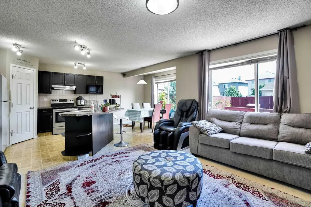 62 Covewood Manor Calgary AB T3K5P9