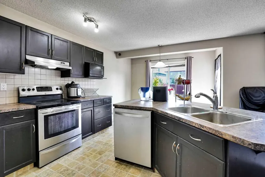 62 Covewood Manor Calgary AB T3K5P9