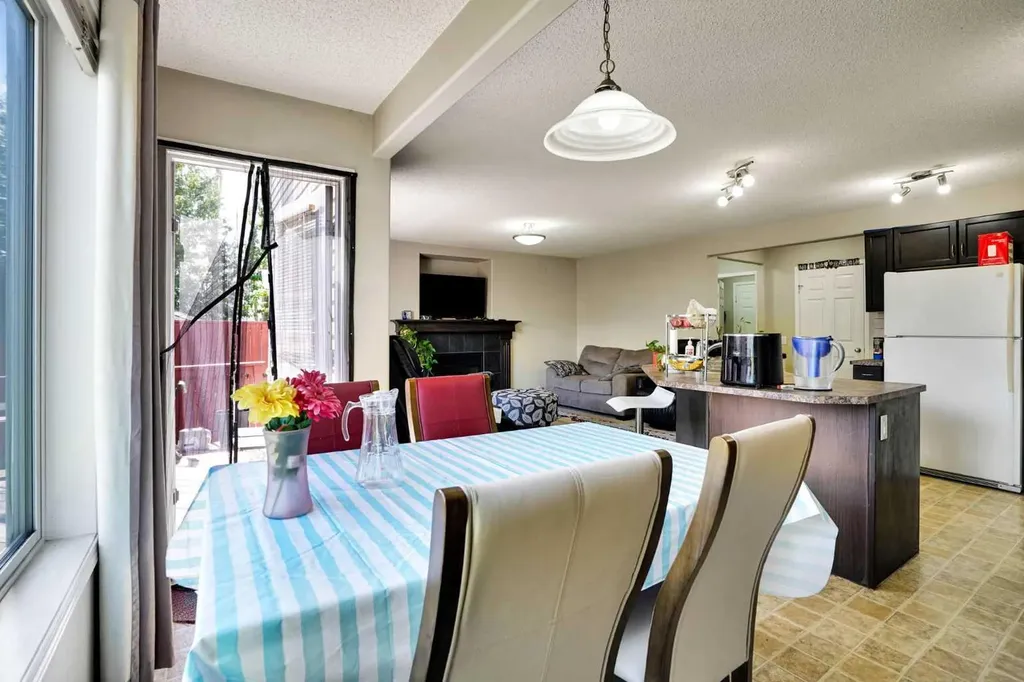 62 Covewood Manor Calgary AB T3K5P9