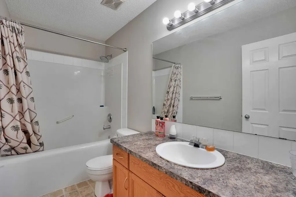 62 Covewood Manor Calgary AB T3K5P9