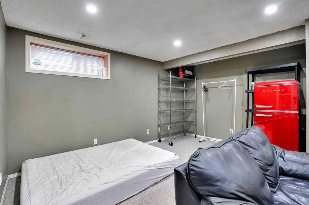 62 Covewood Manor Calgary AB T3K5P9