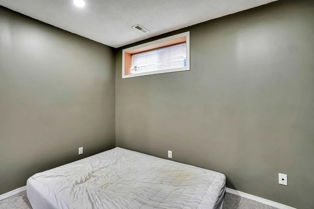 62 Covewood Manor Calgary AB T3K5P9
