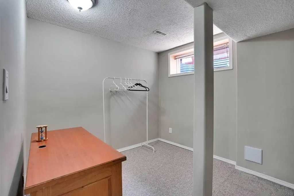 62 Covewood Manor Calgary AB T3K5P9