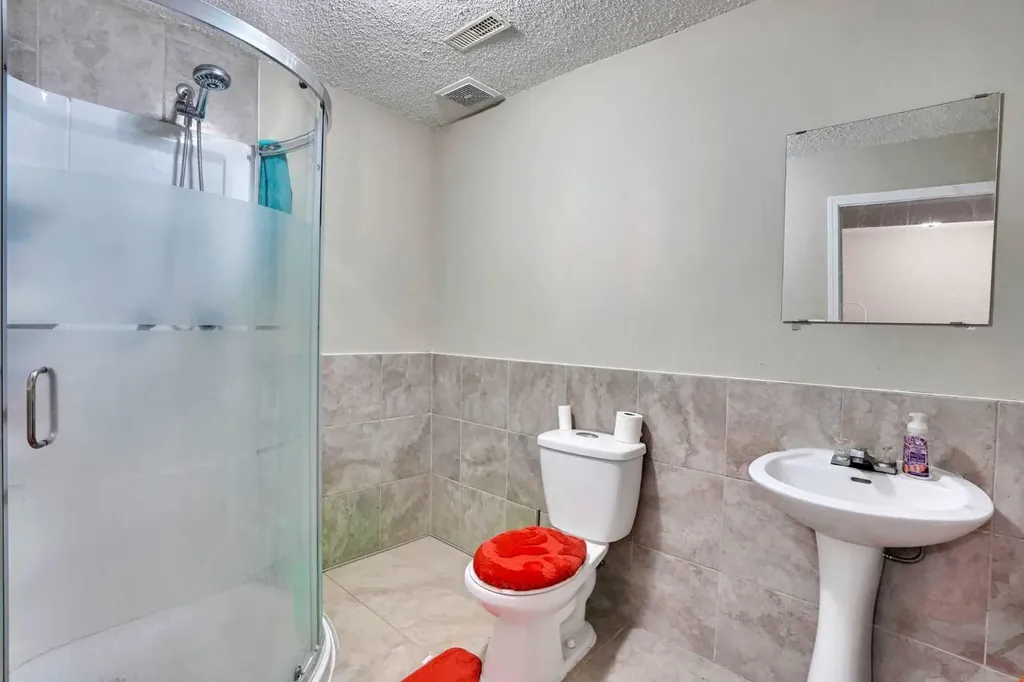 62 Covewood Manor Calgary AB T3K5P9