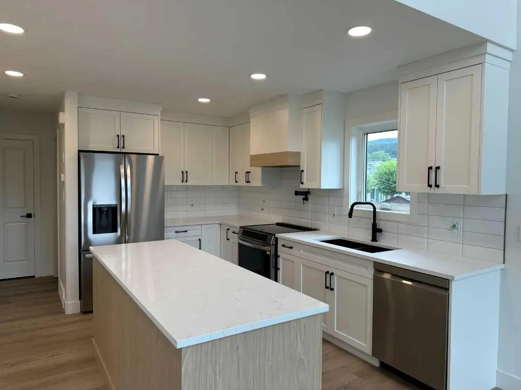 8305 18 Avenue Coleman AB T0K 0M0