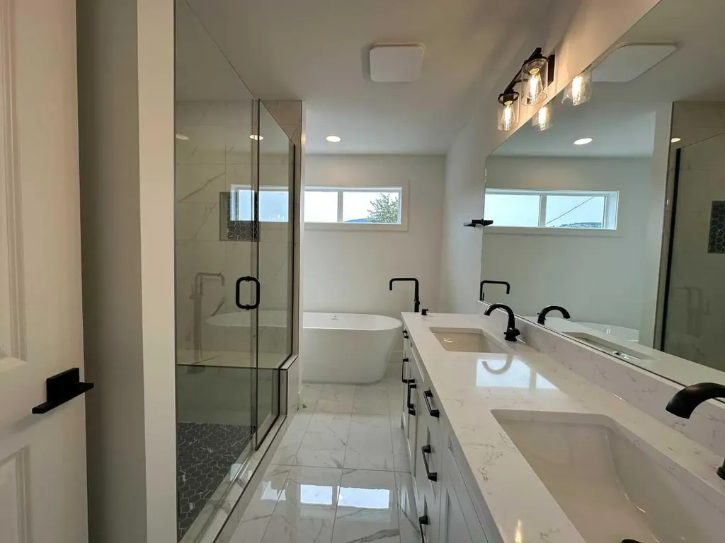 8305 18 Avenue Coleman AB T0K 0M0