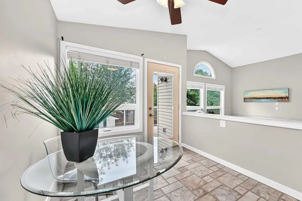 3569 Douglas Woods Heights SE Calgary AB T2Z 2G3