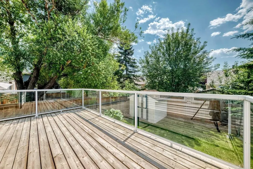 3569 Douglas Woods Heights SE Calgary AB T2Z 2G3
