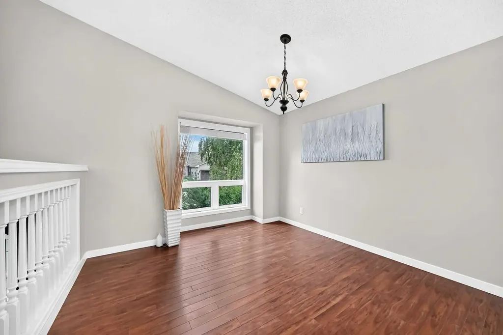 3569 Douglas Woods Heights SE Calgary AB T2Z 2G3