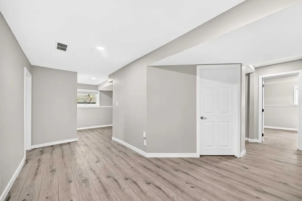 3569 Douglas Woods Heights SE Calgary AB T2Z 2G3
