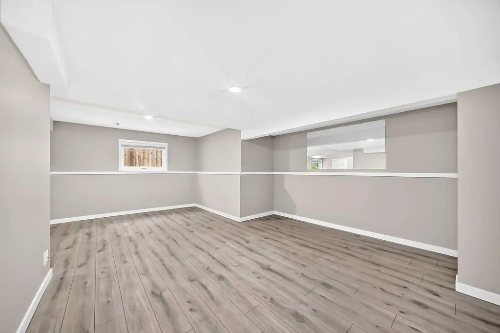 3569 Douglas Woods Heights SE Calgary AB T2Z 2G3