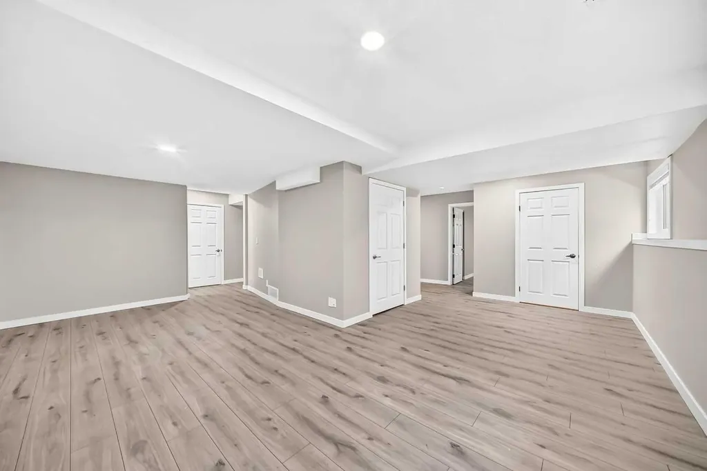 3569 Douglas Woods Heights SE Calgary AB T2Z 2G3