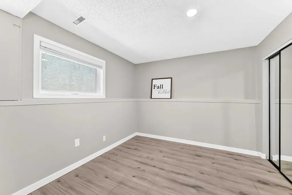 3569 Douglas Woods Heights SE Calgary AB T2Z 2G3