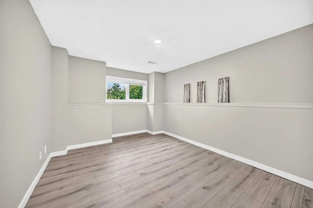 3569 Douglas Woods Heights SE Calgary AB T2Z 2G3