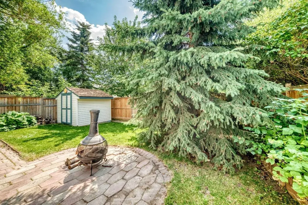 3569 Douglas Woods Heights SE Calgary AB T2Z 2G3