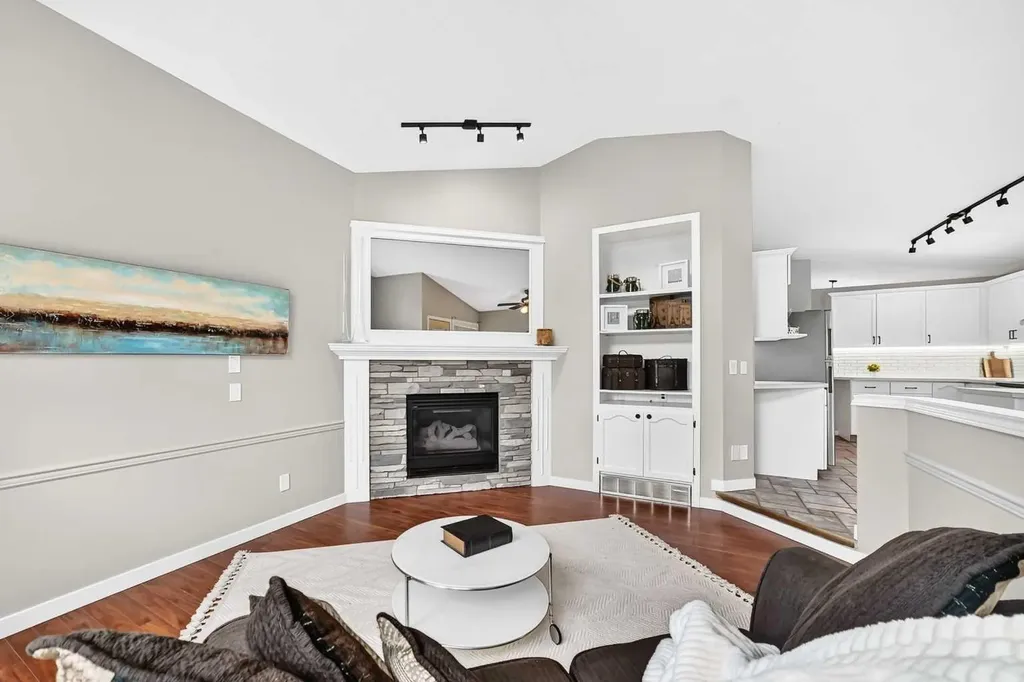 3569 Douglas Woods Heights SE Calgary AB T2Z 2G3