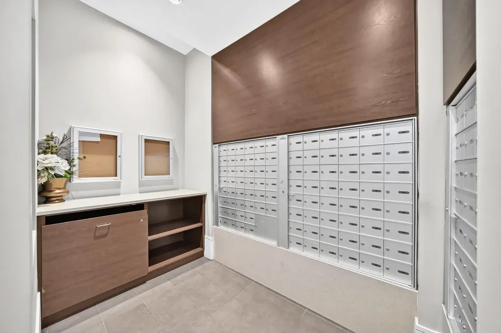 222 Riverfront Avenue SW Calgary AB T2P0X2