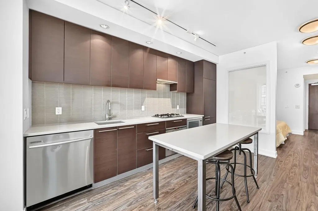 222 Riverfront Avenue SW Calgary AB T2P0X2
