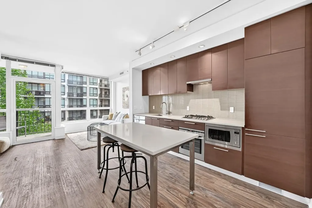 222 Riverfront Avenue SW Calgary AB T2P0X2