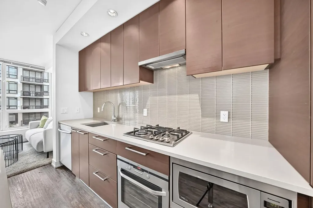222 Riverfront Avenue SW Calgary AB T2P0X2