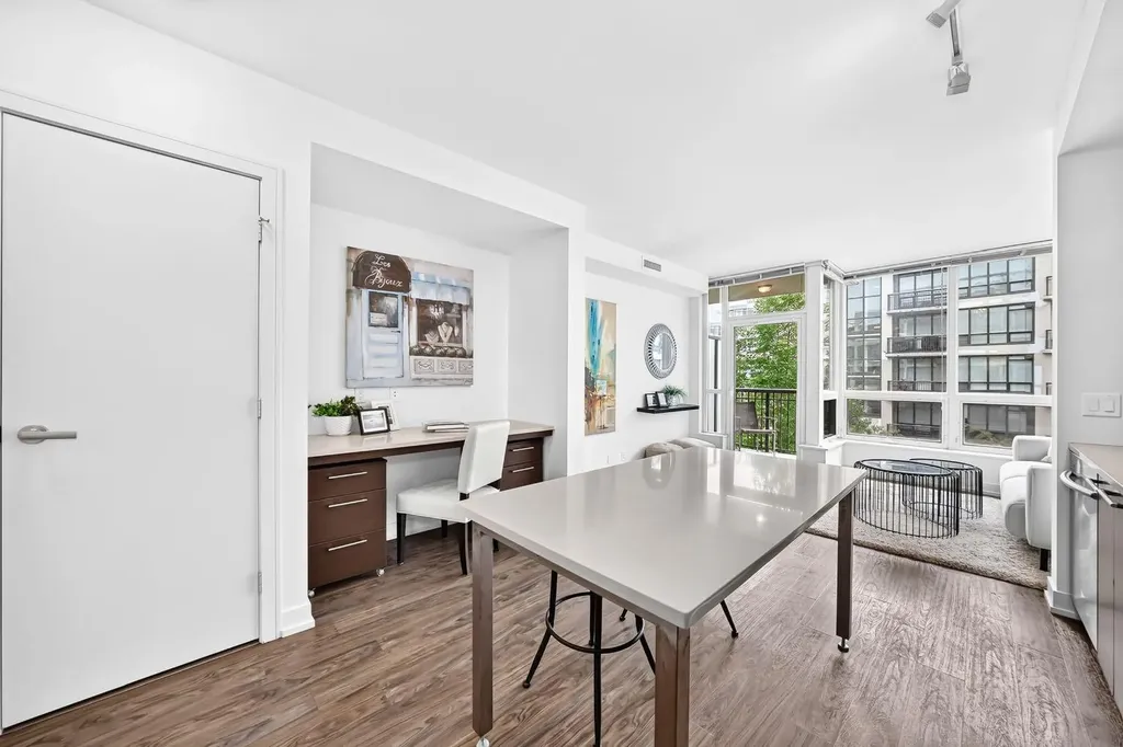 222 Riverfront Avenue SW Calgary AB T2P0X2