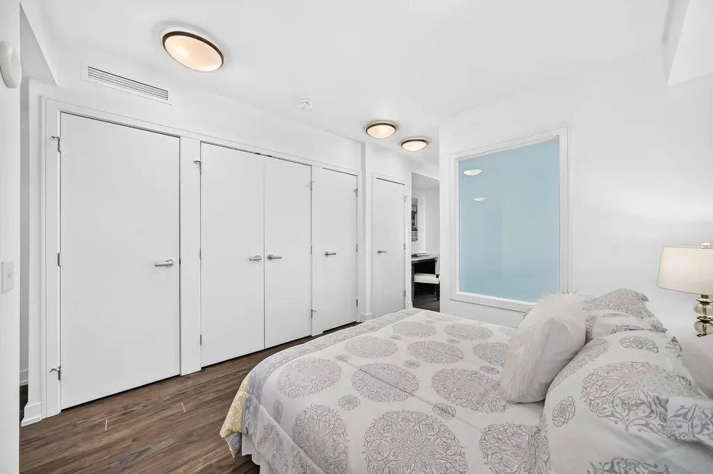 222 Riverfront Avenue SW Calgary AB T2P0X2