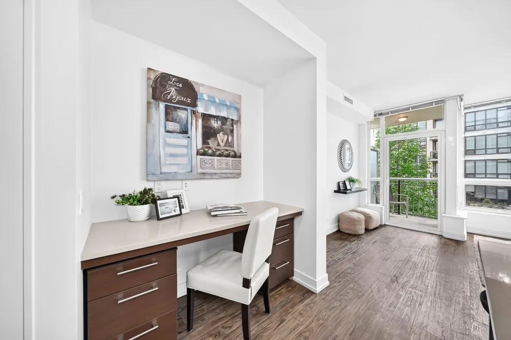 222 Riverfront Avenue SW Calgary AB T2P0X2