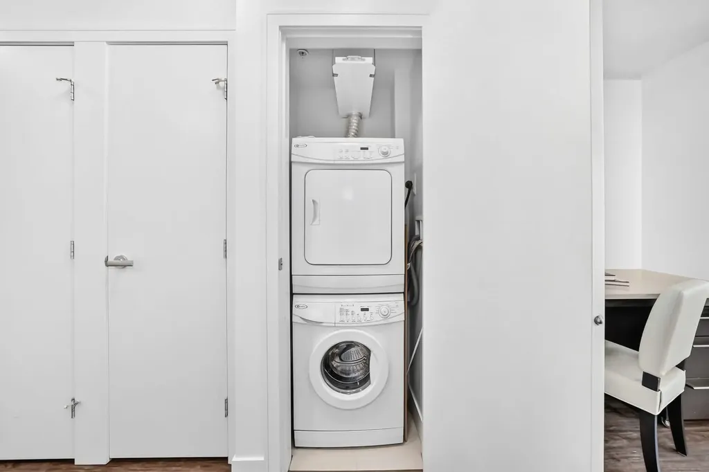 222 Riverfront Avenue SW Calgary AB T2P0X2