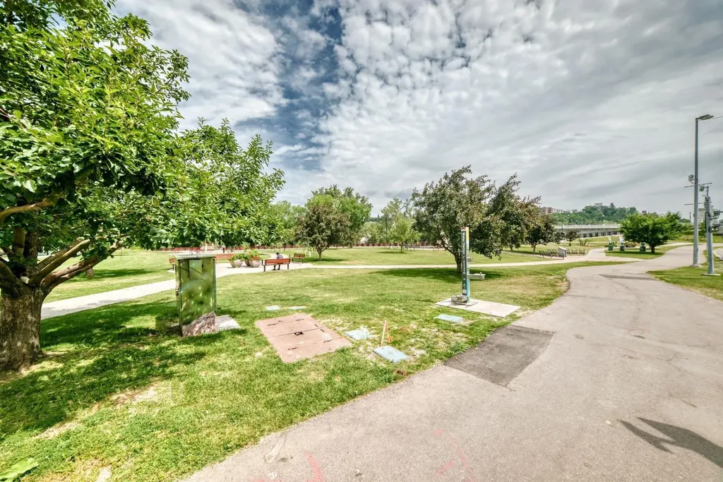 222 Riverfront Avenue SW Calgary AB T2P0X2