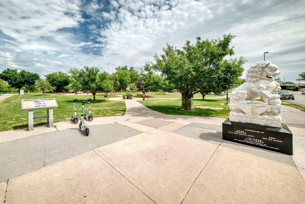 222 Riverfront Avenue SW Calgary AB T2P0X2
