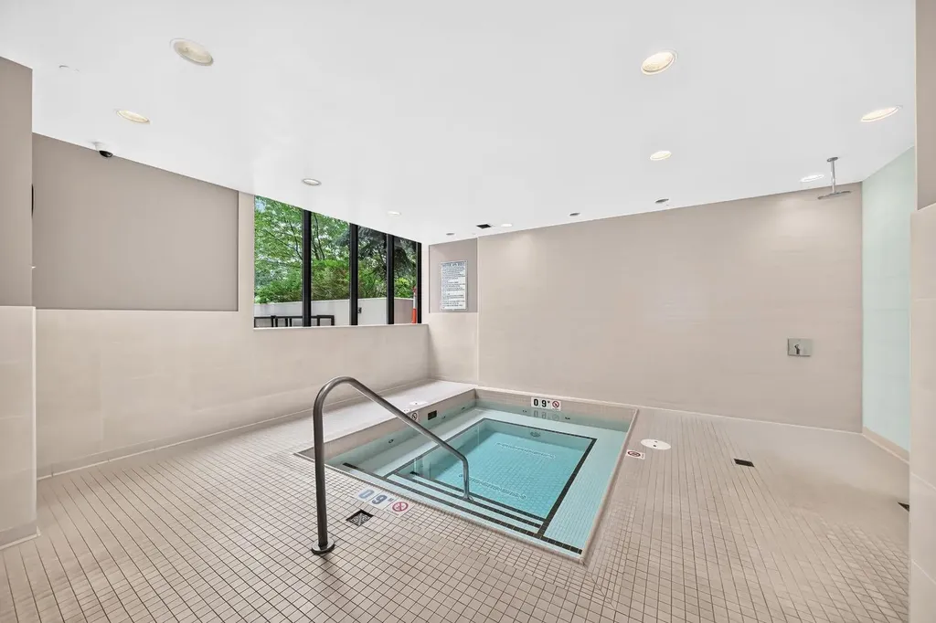 222 Riverfront Avenue SW Calgary AB T2P0X2