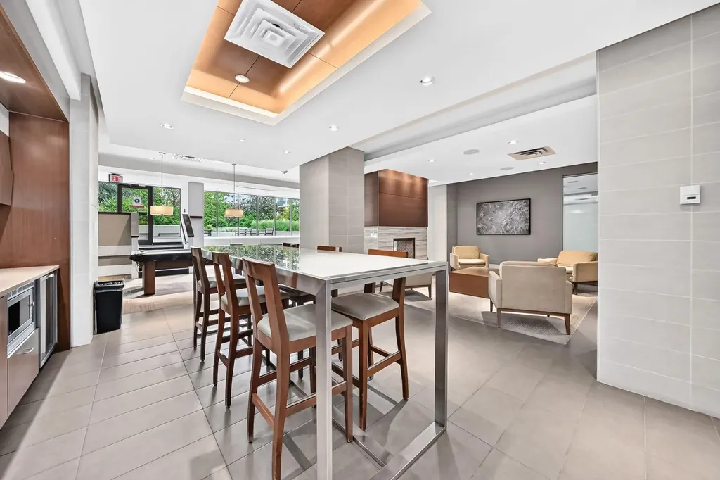 222 Riverfront Avenue SW Calgary AB T2P0X2